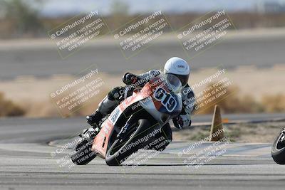 media/Nov-16-2025-Race Pace (Sun) [[8c5fa54630]]/Non Verified Riders (1st 20 Minutes)/1-Turn 14 (10am)/